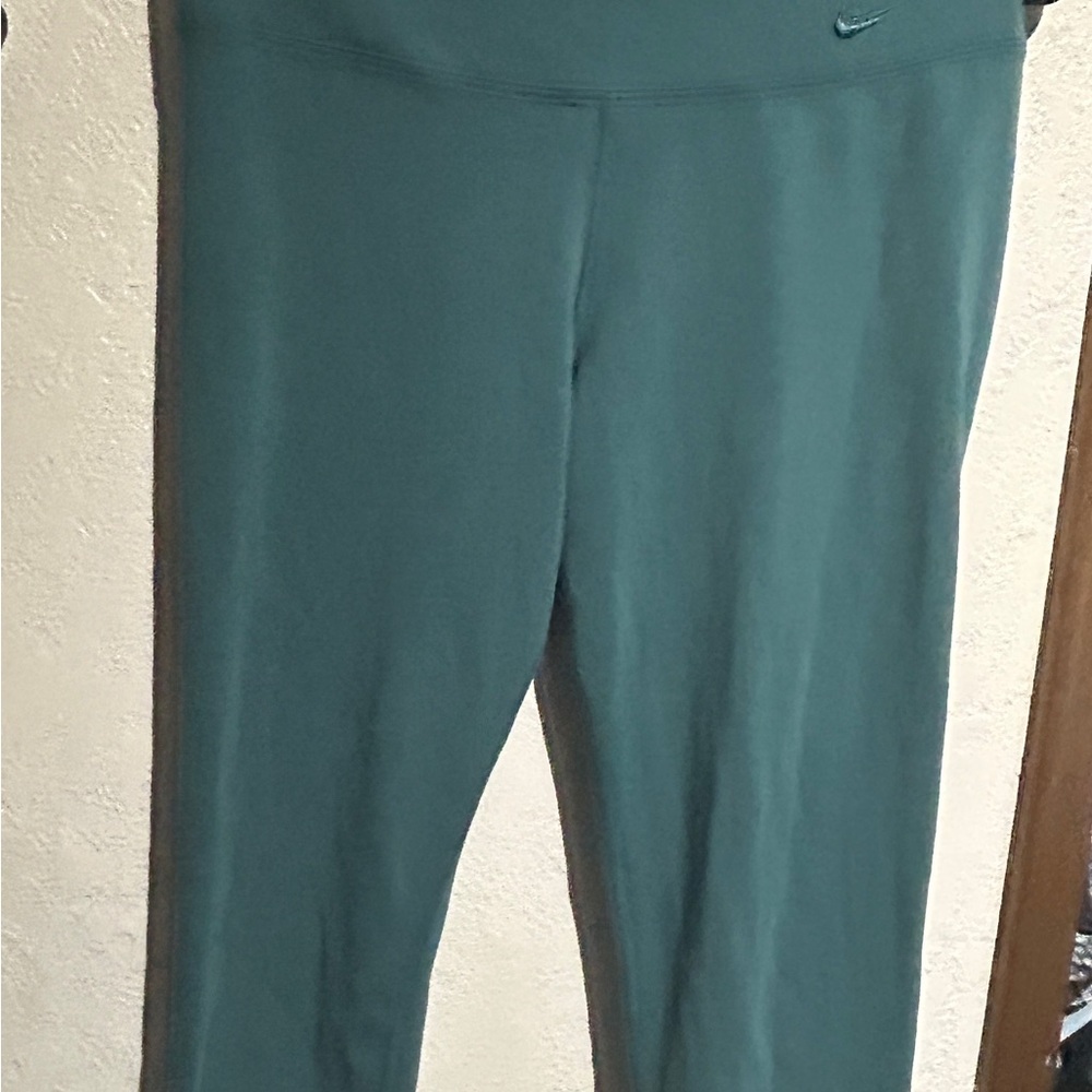 Nike Capri Leggings
